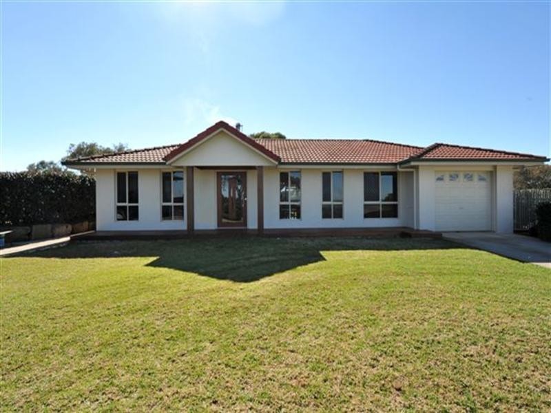 22 Schloss Court, Westbrook QLD 4350