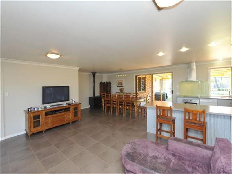 22 Schloss Court, Westbrook QLD 4350