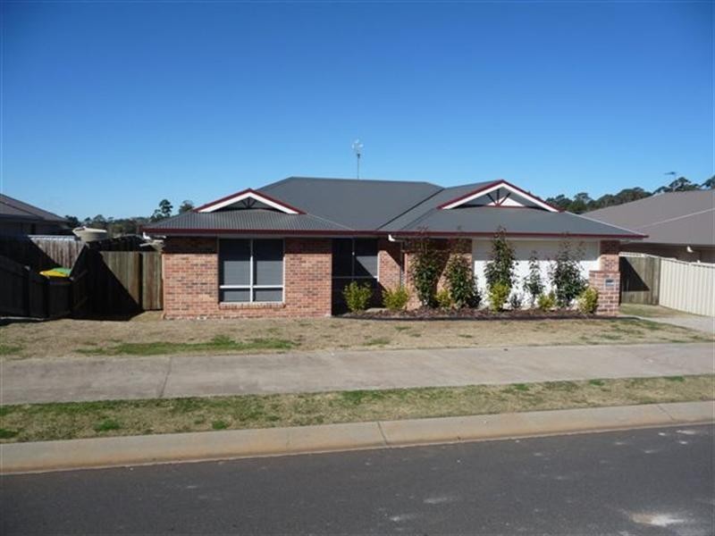 12 High Court Drive, Wilsonton Heights QLD 4350