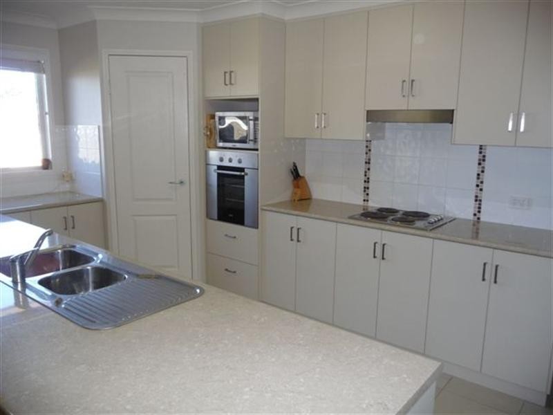 12 High Court Drive, Wilsonton Heights QLD 4350