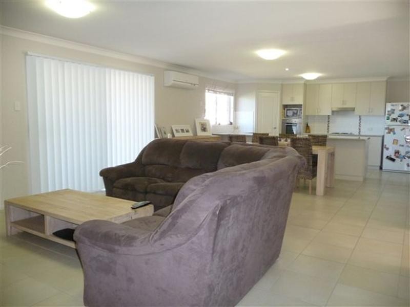 12 High Court Drive, Wilsonton Heights QLD 4350