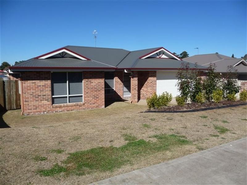 12 High Court Drive, Wilsonton Heights QLD 4350