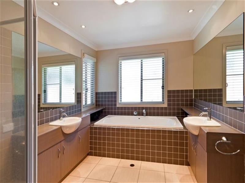 10 Purnawilla Court, Middle Ridge QLD 4350