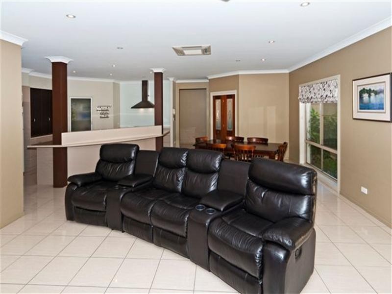 10 Purnawilla Court, Middle Ridge QLD 4350