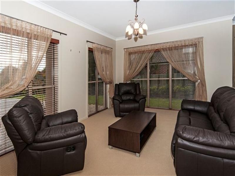 10 Purnawilla Court, Middle Ridge QLD 4350