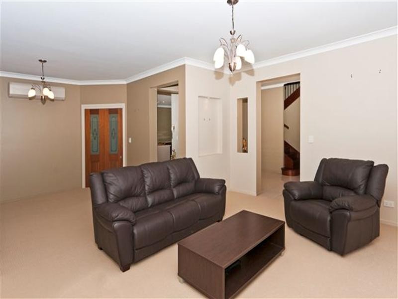 10 Purnawilla Court, Middle Ridge QLD 4350