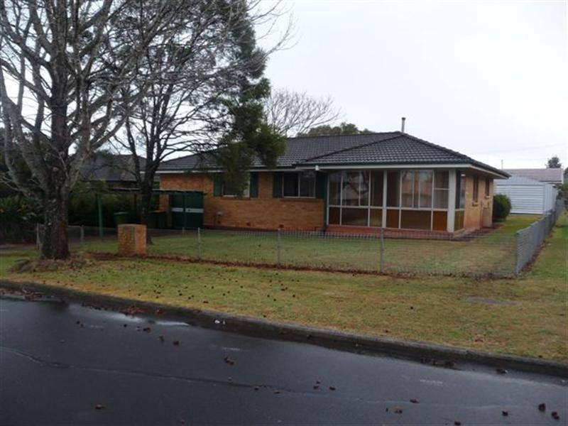 5 Berghofer Street, Rockville QLD 4350