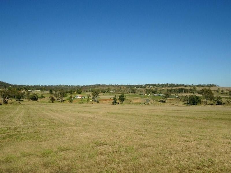 124 Boundary Street (Off Ganzer Road), Cranley QLD 4350