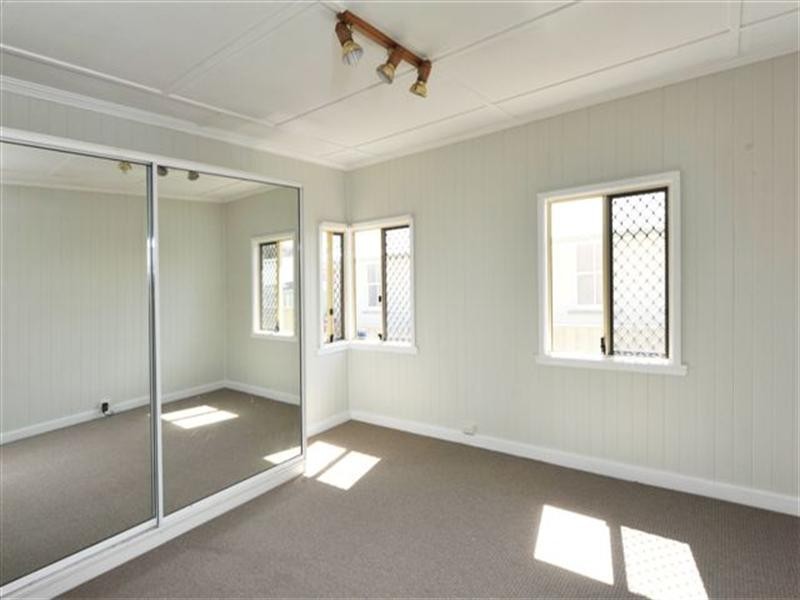 2 Andrews Street, North Toowoomba QLD 4350