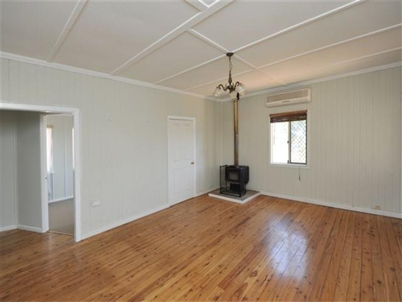 2 Andrews Street, North Toowoomba QLD 4350