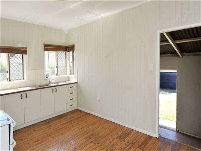 2 Andrews Street, North Toowoomba QLD 4350