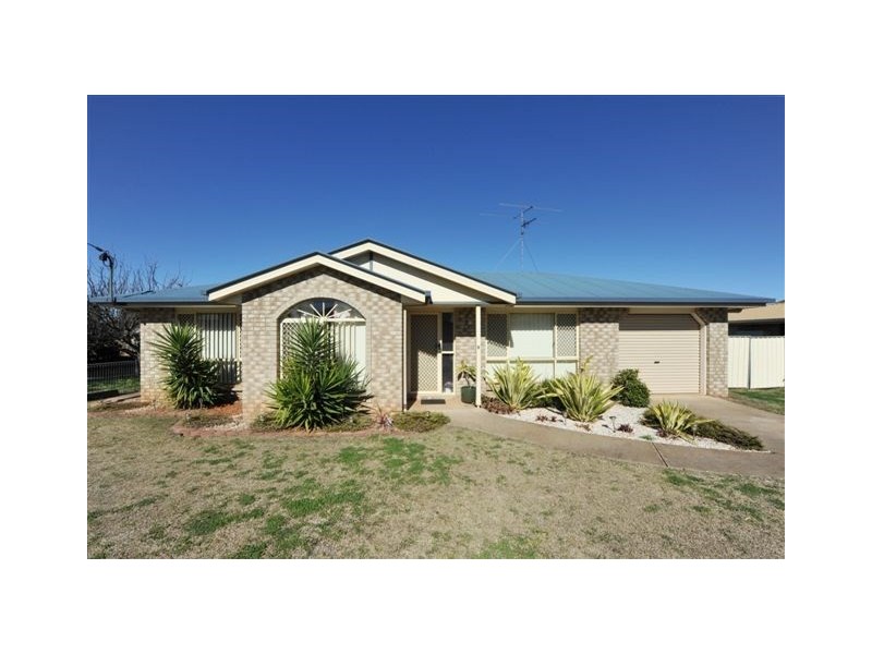 8 Gore Street, Westbrook QLD 4350