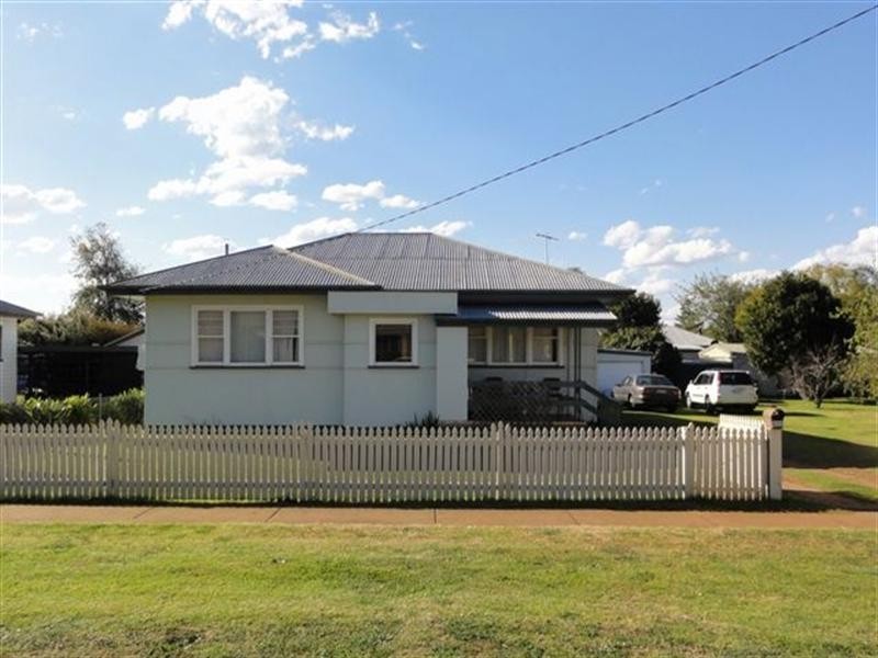 425 Alderley Street, Harristown QLD 4350
