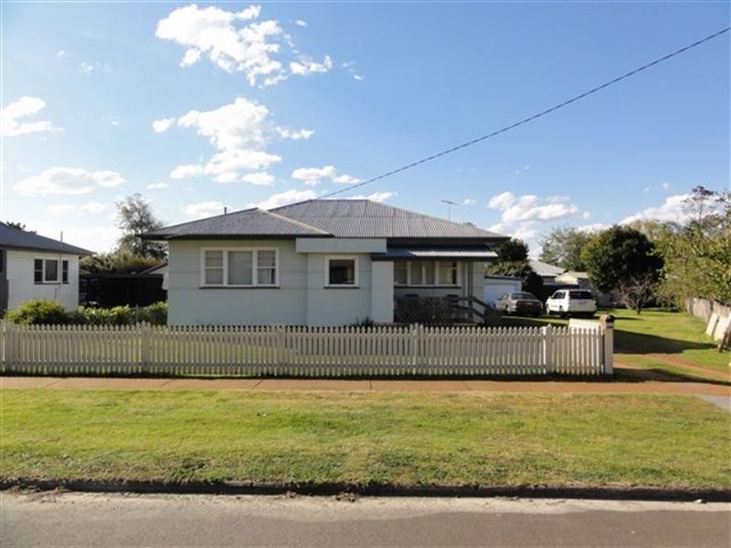 425 Alderley Street, Harristown QLD 4350