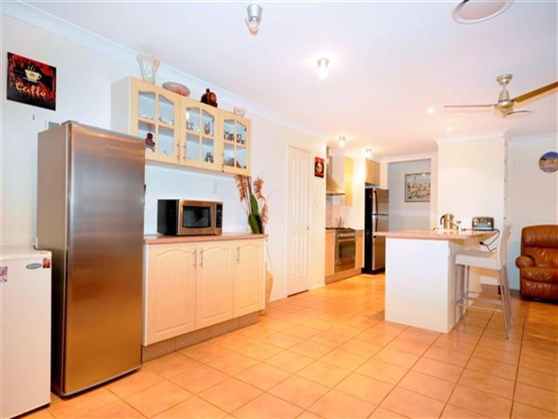 1 Kimdon Crescent, Highfields QLD 4352