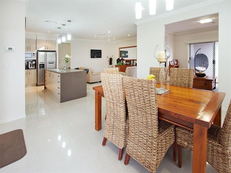 33 Currawong Drive, Highfields QLD 4352