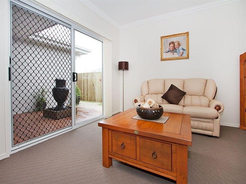 33 Currawong Drive, Highfields QLD 4352