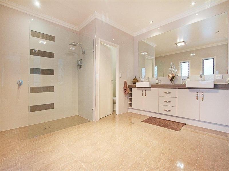 33 Currawong Drive, Highfields QLD 4352