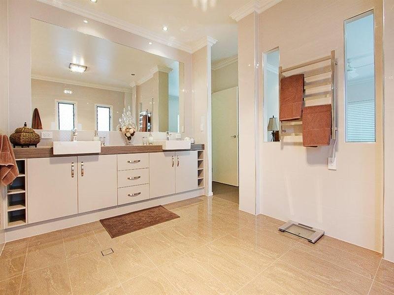 33 Currawong Drive, Highfields QLD 4352