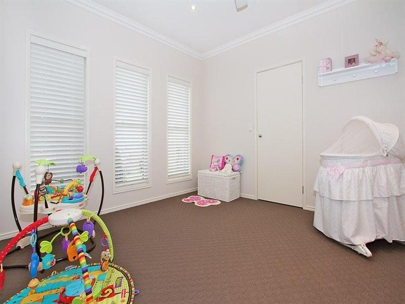 33 Currawong Drive, Highfields QLD 4352