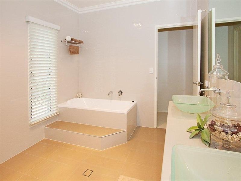 33 Currawong Drive, Highfields QLD 4352