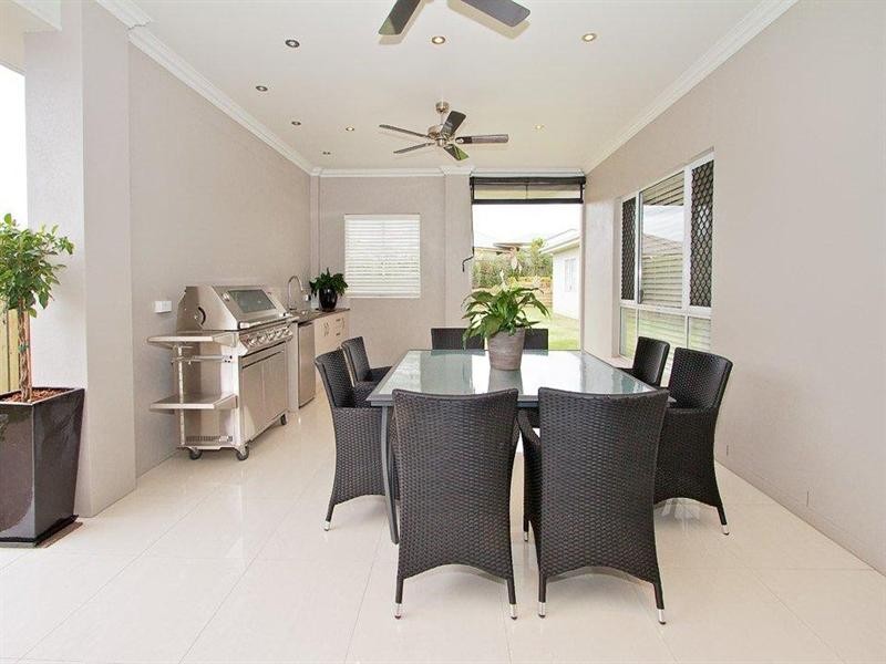 33 Currawong Drive, Highfields QLD 4352