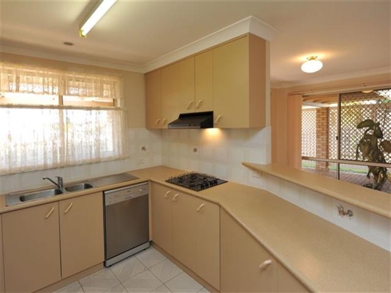 6 Edwin Court, Centenary Heights QLD 4350