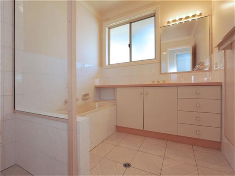 6 Edwin Court, Centenary Heights QLD 4350