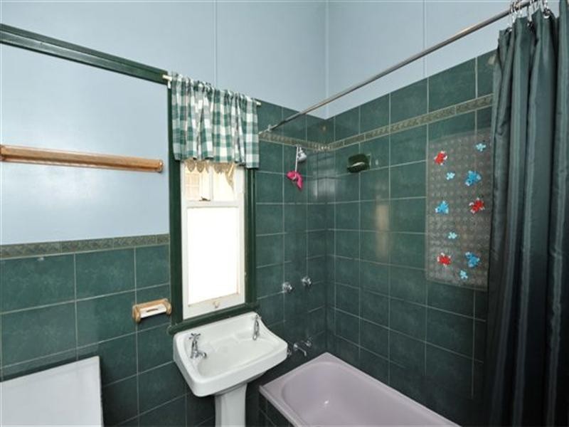 3 Second Avenue, Harristown QLD 4350