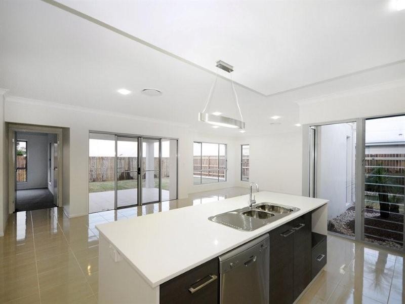 13 Stedman Street, Middle Ridge QLD 4350