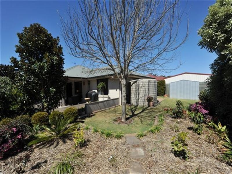 5 Weis Crescent, Middle Ridge QLD 4350