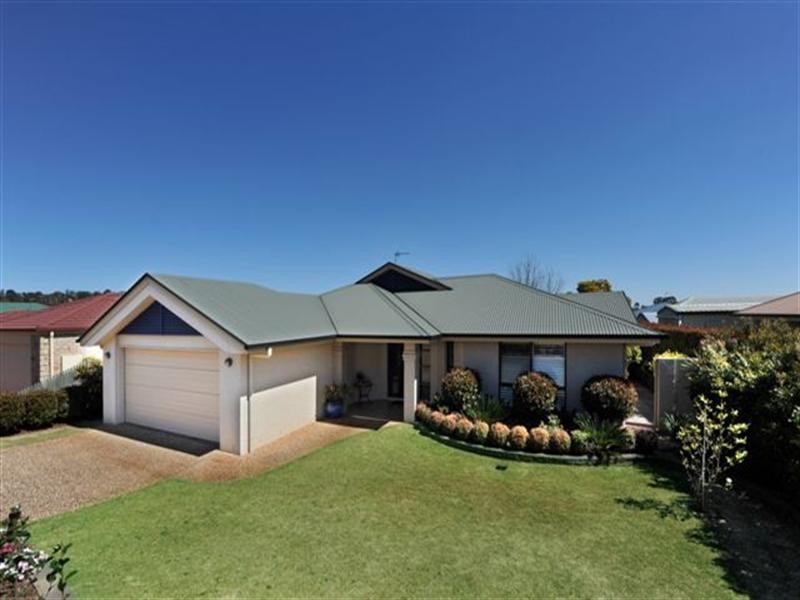 5 Weis Crescent, Middle Ridge QLD 4350