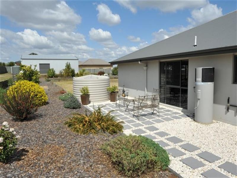 1 Madison Court, Glenvale QLD 4350