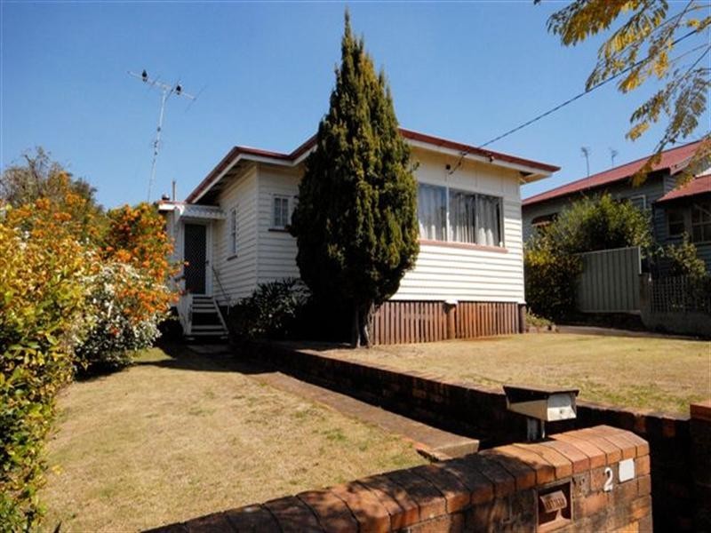 2 Dunne Street, Harristown QLD 4350