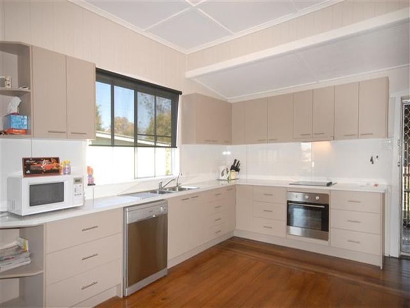 2 Dunne Street, Harristown QLD 4350