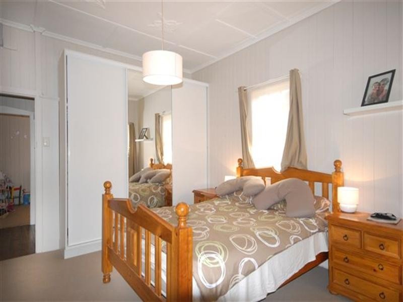 2 Dunne Street, Harristown QLD 4350