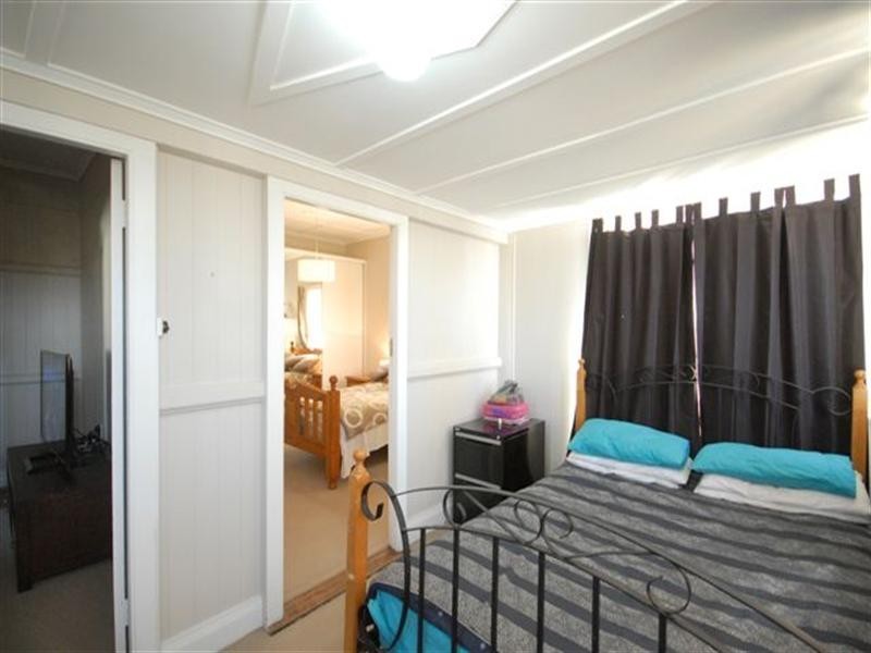 2 Dunne Street, Harristown QLD 4350