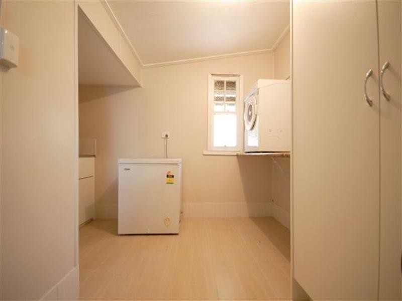 2 Dunne Street, Harristown QLD 4350