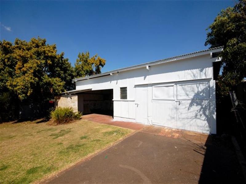 2 Dunne Street, Harristown QLD 4350