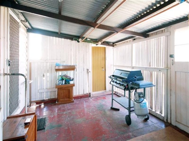 2 Dunne Street, Harristown QLD 4350