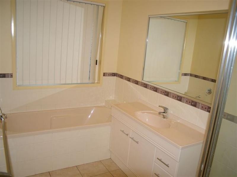 3 Tennyson Court, Westbrook QLD 4350