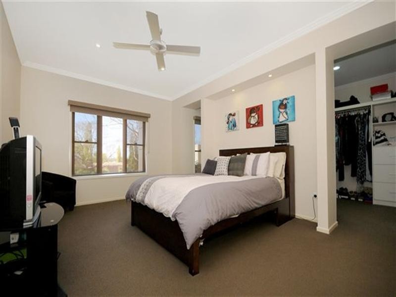 3 Lupin Court, Centenary Heights QLD 4350