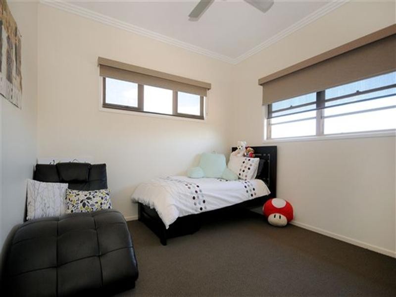 3 Lupin Court, Centenary Heights QLD 4350