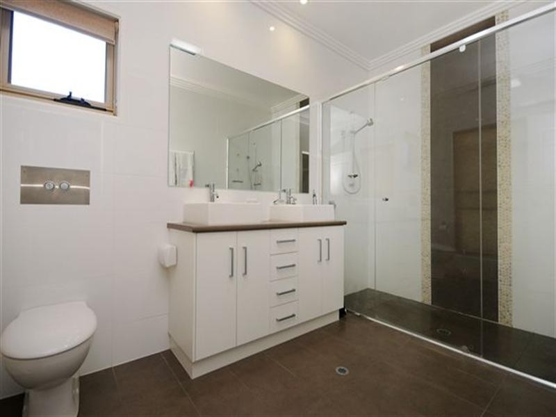 3 Lupin Court, Centenary Heights QLD 4350