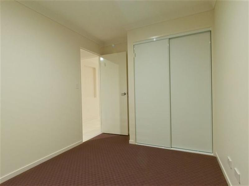 8 O’Grady Street, Kearneys Spring QLD 4350