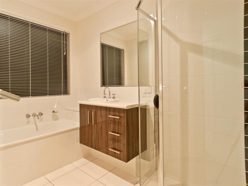 8 O’Grady Street, Kearneys Spring QLD 4350