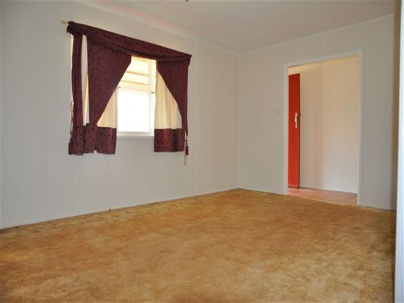 38 Rob Street, Newtown QLD 4350