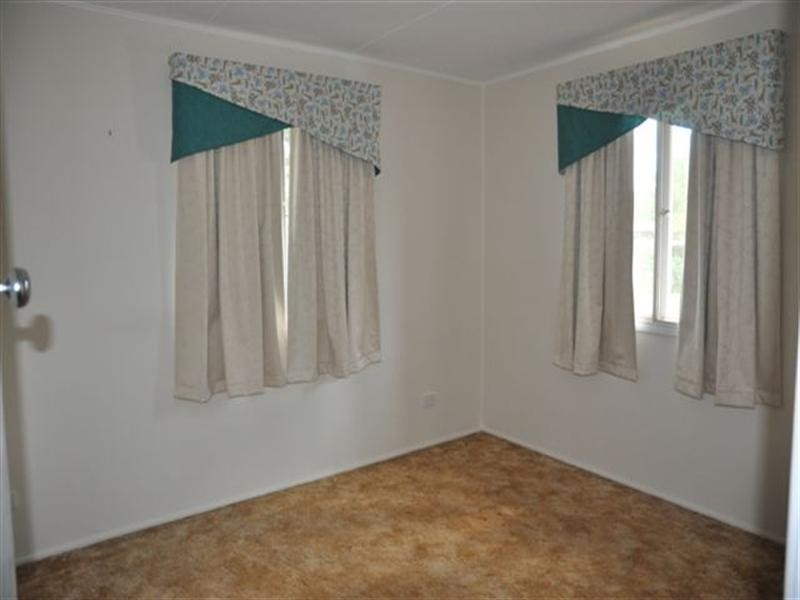 38 Rob Street, Newtown QLD 4350