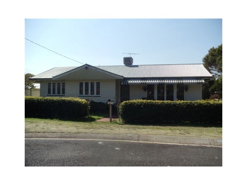 25 Rivett Street, South Toowoomba QLD 4350