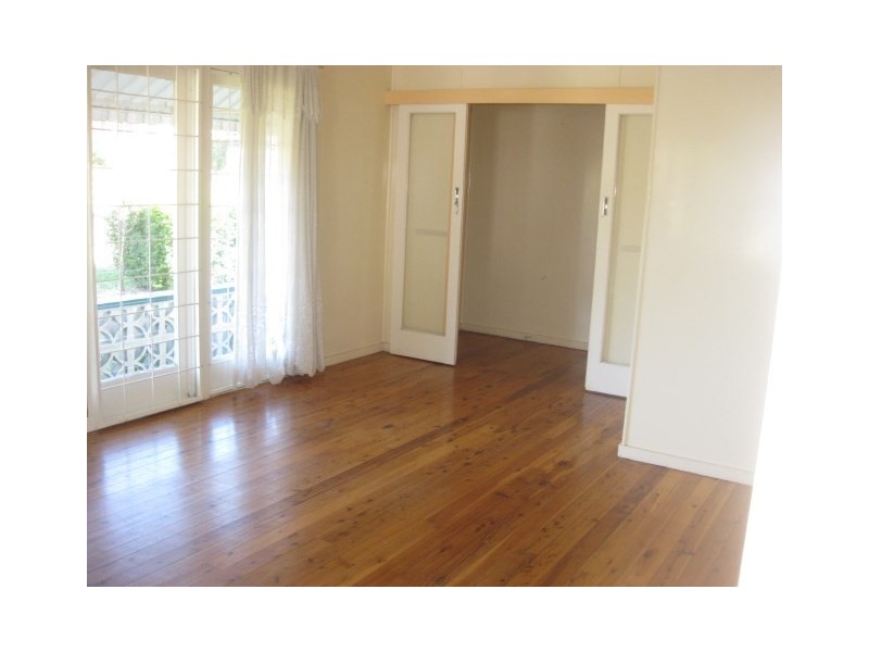 25 Rivett Street, South Toowoomba QLD 4350